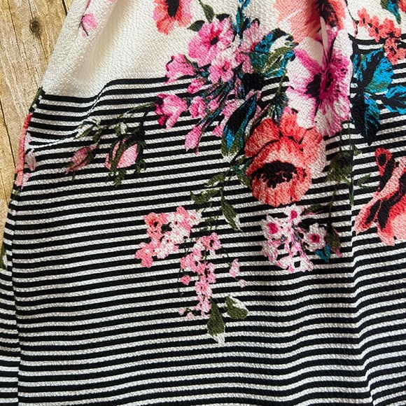 Ash & Violet floral striped romper. small - Picture 2 of 6